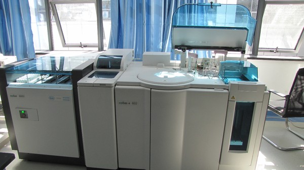 罗氏cobas e 602电化学发光.jpg
