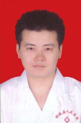 葛家俊
胸外科